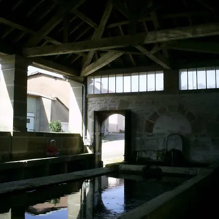 De La Grande Fontaine Hébergement de vacances *
